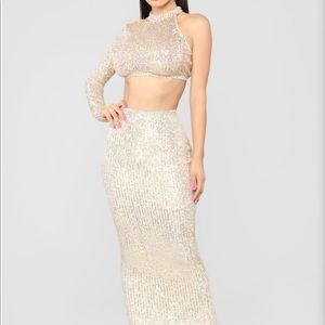 Sexy gold sequin set!